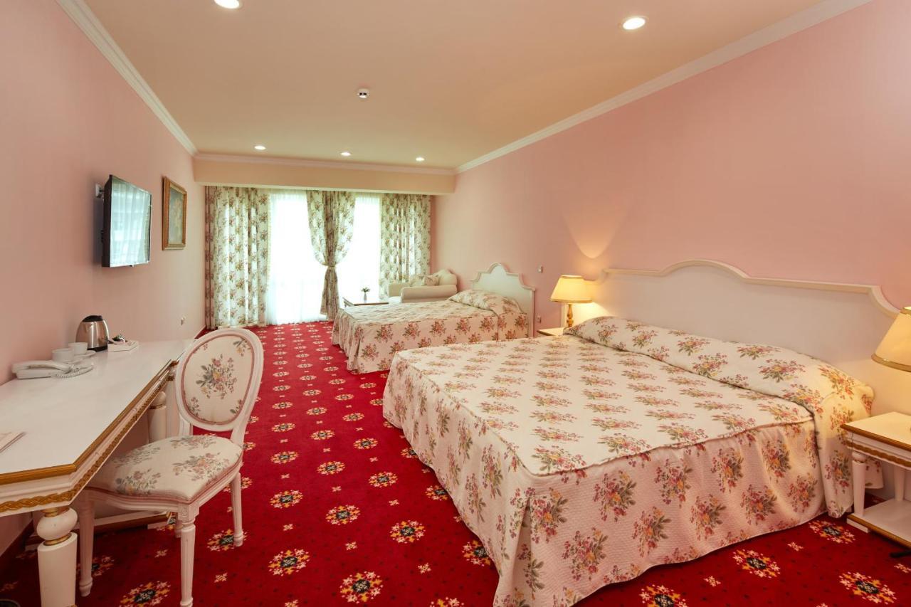 Planeta Hotel & Aquapark Free Beach Access Slăntjev Brjag Exteriör bild A room at the hotel