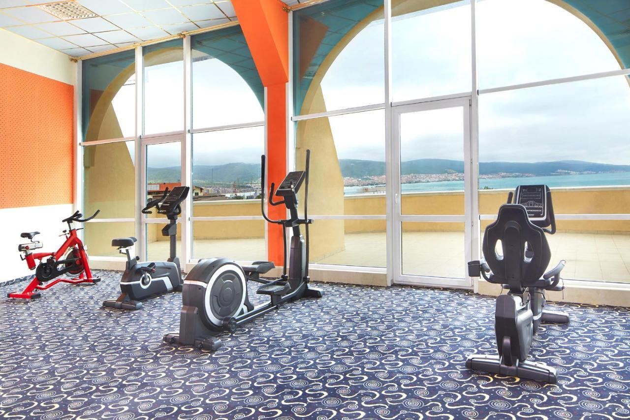 Planeta Hotel & Aquapark Free Beach Access Slăntjev Brjag Exteriör bild The gym