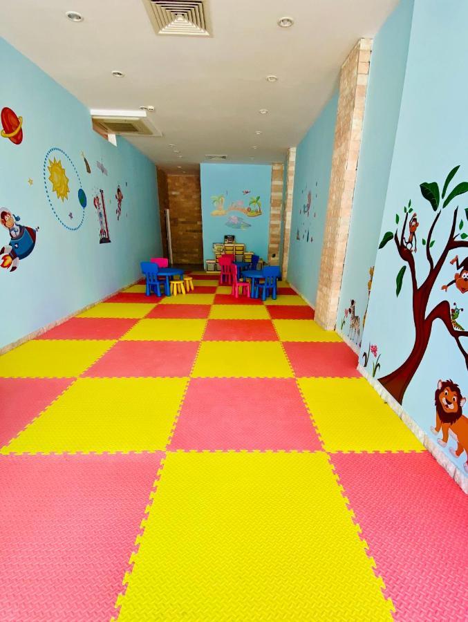 Planeta Hotel & Aquapark Free Beach Access Slăntjev Brjag Exteriör bild A playroom at a nursery school