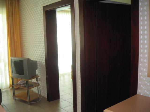 Planeta Hotel & Aquapark Free Beach Access Slăntjev Brjag Rum bild A pocket door