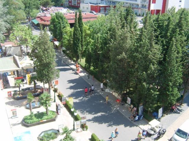 Planeta Hotel & Aquapark Free Beach Access Slăntjev Brjag Exteriör bild The main square of the town