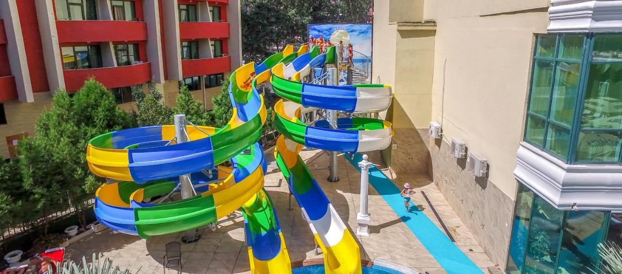 Planeta Hotel & Aquapark Free Beach Access Slăntjev Brjag Exteriör bild Water park in the hotel